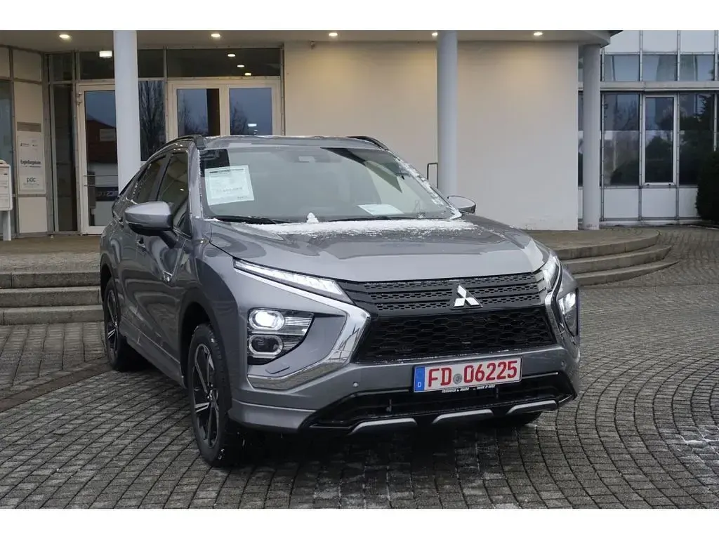 Używany Mitsubishi Eclipse Cross Plus 188 KM (138 kW) 2025 Szary SUV