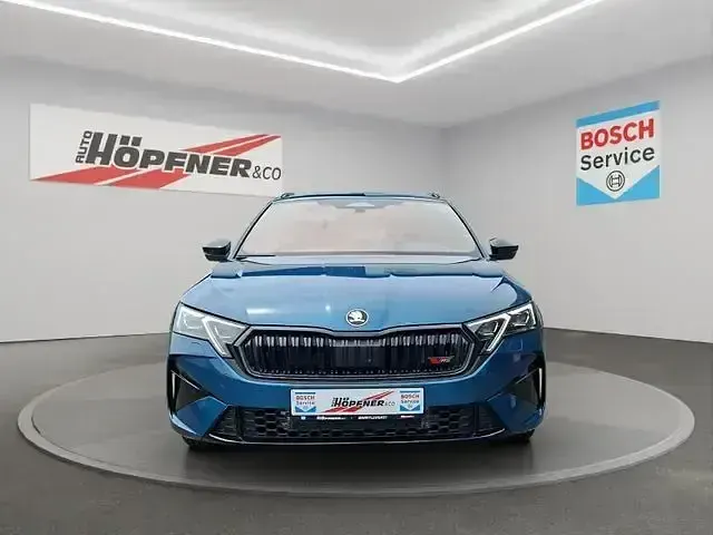 Neu Skoda Octavia RS 265 PS (194 kW) 2026 Admiral blau metallic Kombi