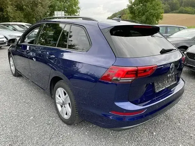 Gebraucht VW Golf VIII Life 150 PS (110 kW) 2021 Blau Kombi