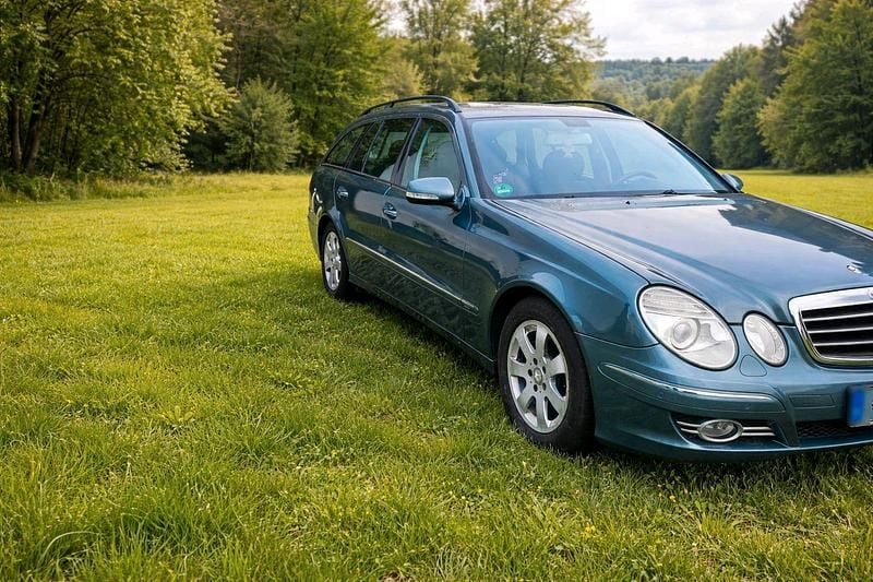Gebraucht Mercedes E320 224 PS (164 kW) 2008 Blau Kombi