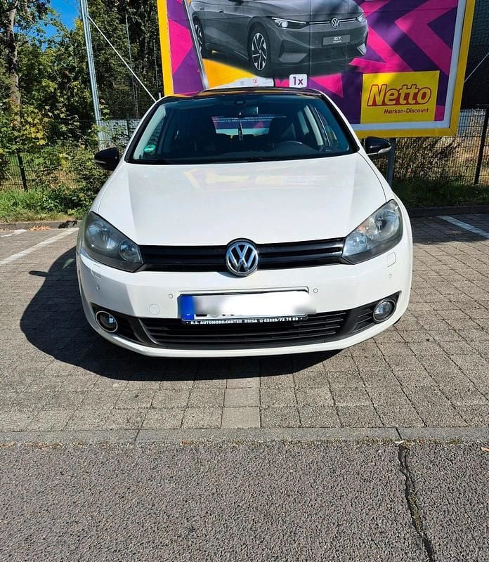 Weiß Gebraucht 2010 VW Golf VI Kombi | 4.000 € (Fairer Preis) - Bild 1/4