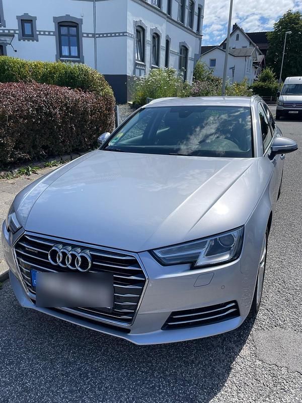 Silber Gebraucht 2017 Audi A4 Design Kombi | 14.100 € (Guter Preis) - Bild 1/4