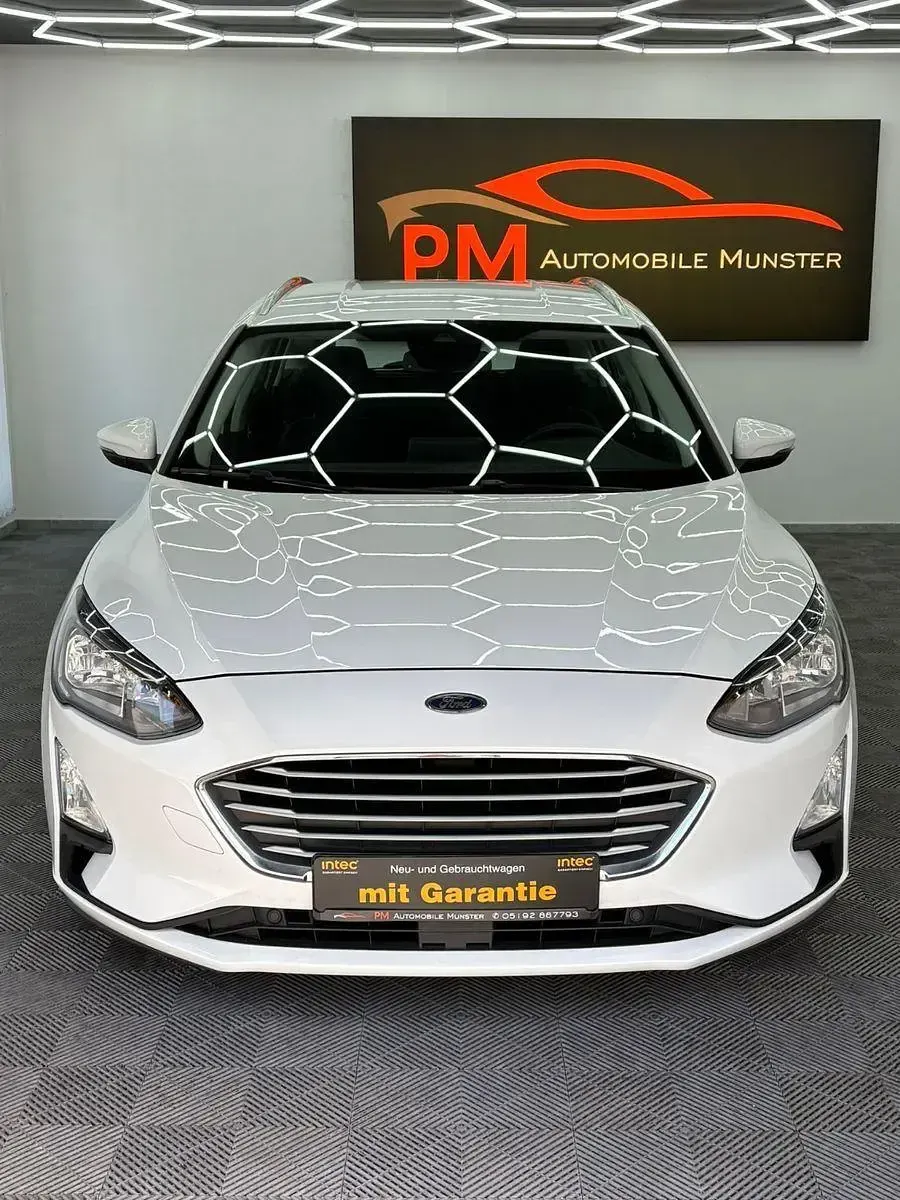 Gebraucht Ford Focus Cool & Connect 101 PS (74 kW) 2021 Weiß Kombi