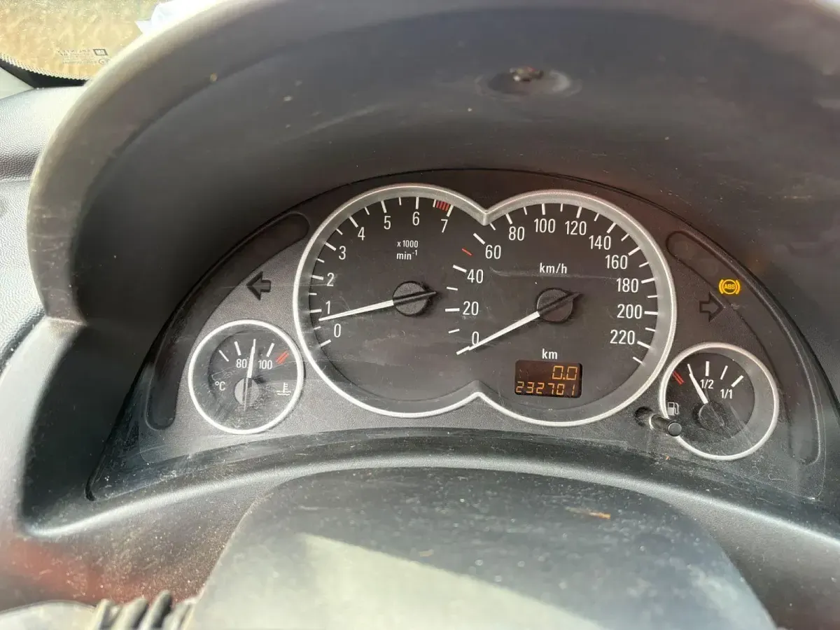 Gebraucht Opel Corsa 75 PS (55 kW) 2002 Schwarz Kleinwagen