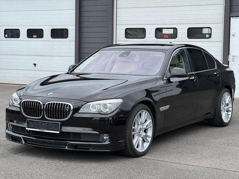 Schwarz Gebraucht 2010 BMW 750 Sport Line Limousine | 14.900 € (Fairer Preis) - Bild 1/4