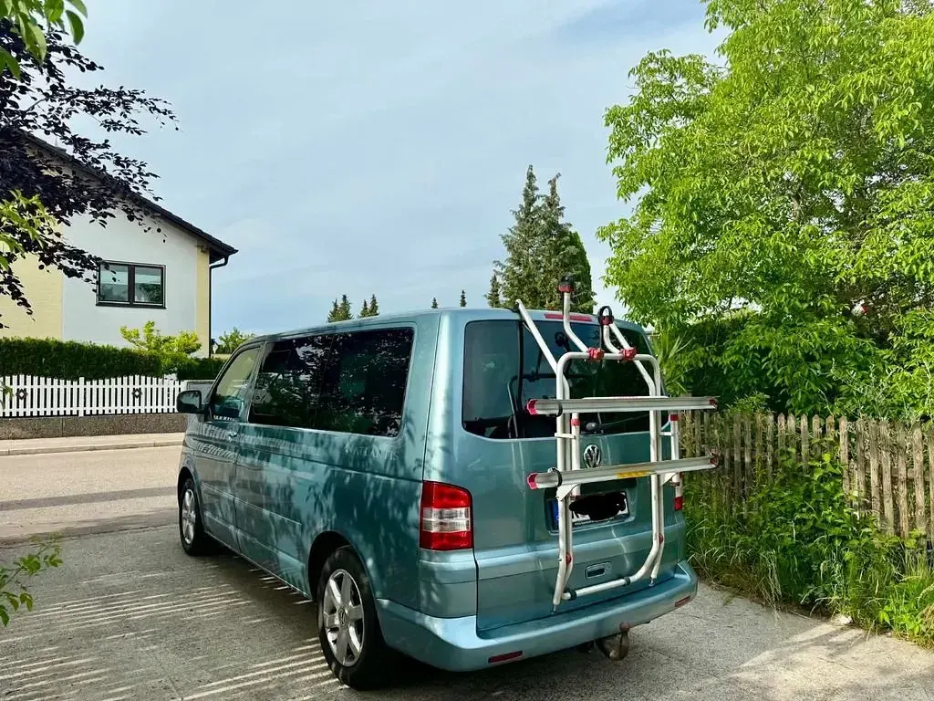 Gebraucht VW T5 131 PS (96 kW) 2008 Blau Van
