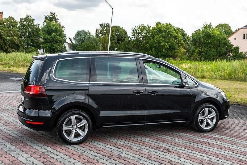 Gebraucht VW Sharan Comfortline 150 PS (110 kW) 2015 Schwarz Van / Kleinbus