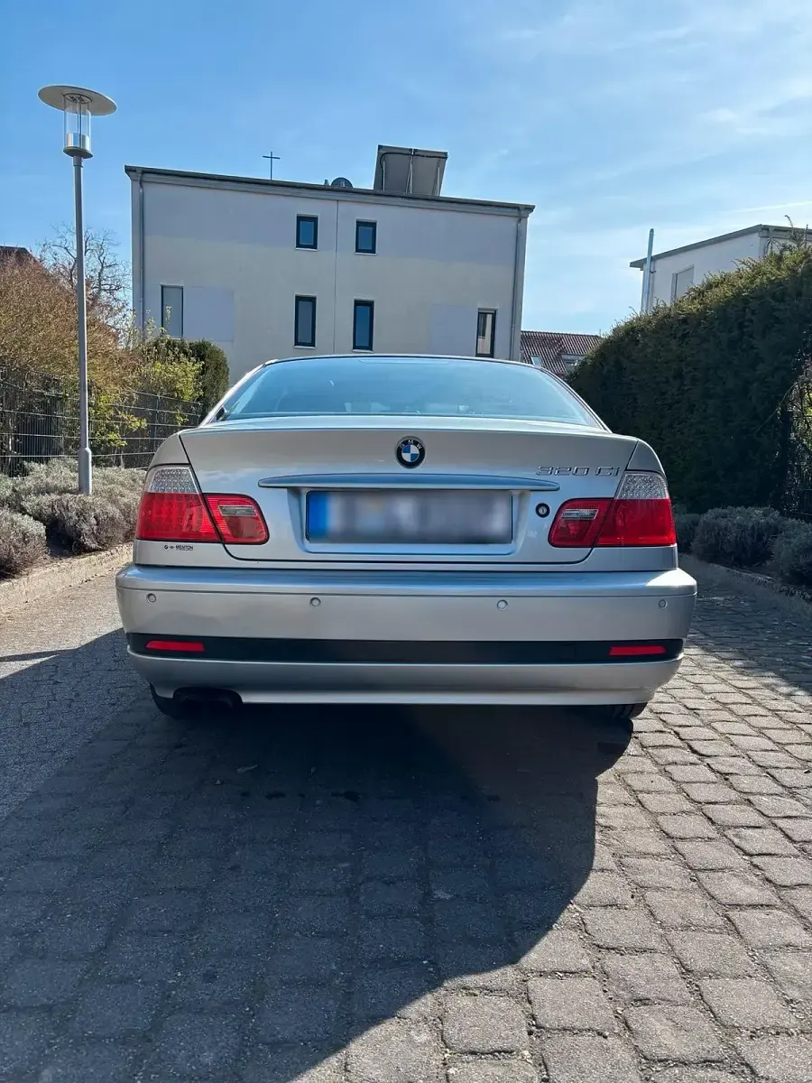 Gebraucht BMW 320 170 PS (125 kW) 2003 Silber Coupé