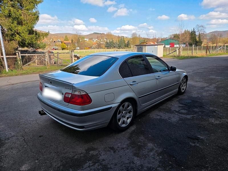 Gebraucht BMW 320 150 PS (110 kW) 1998 Silber Limousine