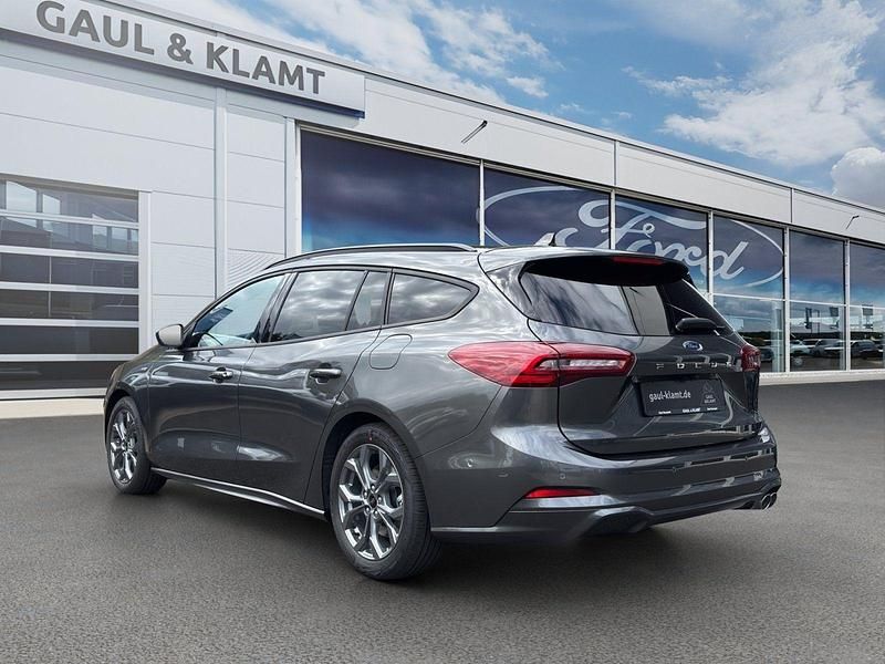 Neu Ford Focus ST-Line X 155 PS (114 kW) 2025 Magneticgrau (metallic) Limousine