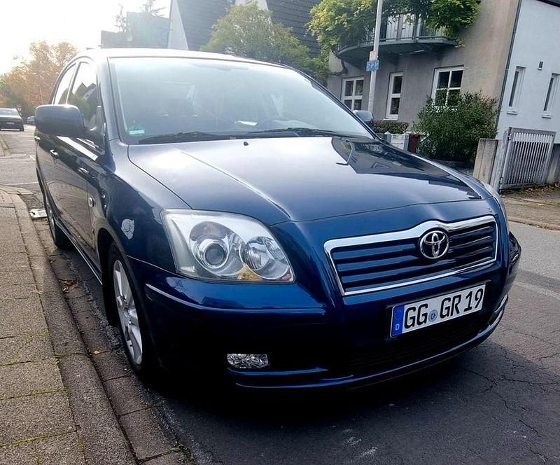 Blau Gebraucht 2003 Toyota Avensis Executive Limousine | 2.550 € (Guter Preis) - Bild 1/4