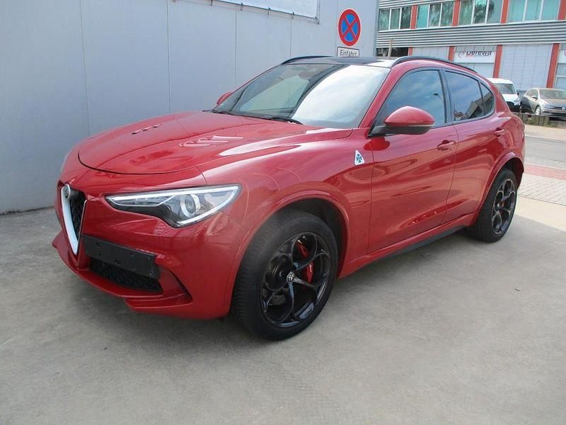 Rot Gebraucht 2020 Alfa Romeo Stelvio Quadrifoglio SUV | 42.770 € - Bild 1/4
