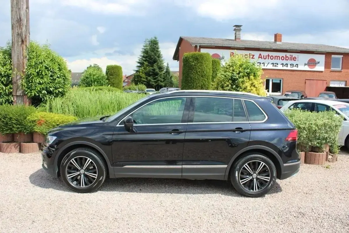 Gebraucht VW Tiguan Highline 239 PS (175 kW) 2019 Deep black pearlescent SUV
