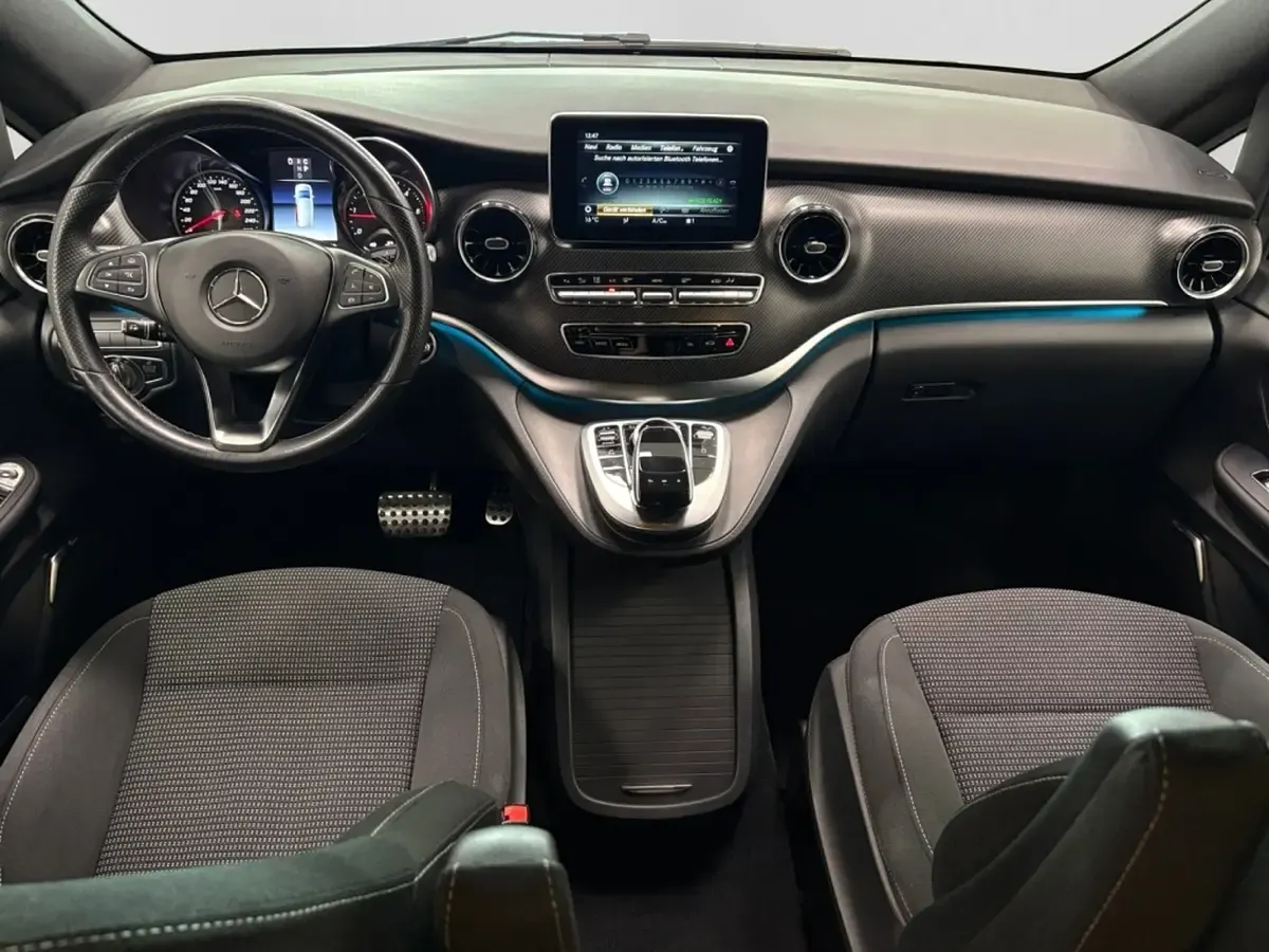 Gebraucht Mercedes V300 AMG 239 PS (175 kW) 2020 Bergkristallweiß Van / Kleinbus