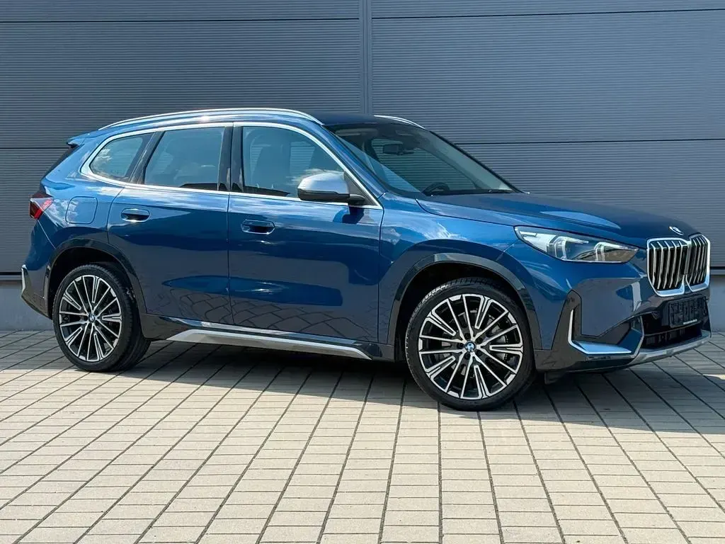 Gebraucht BMW X1 Luxury Line 211 PS (155 kW) 2024 Phytonicblau SUV