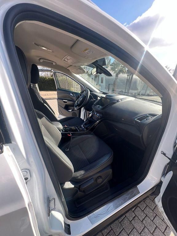 Gebraucht Ford Kuga 175 PS (128 kW) 2018 Weiß SUV