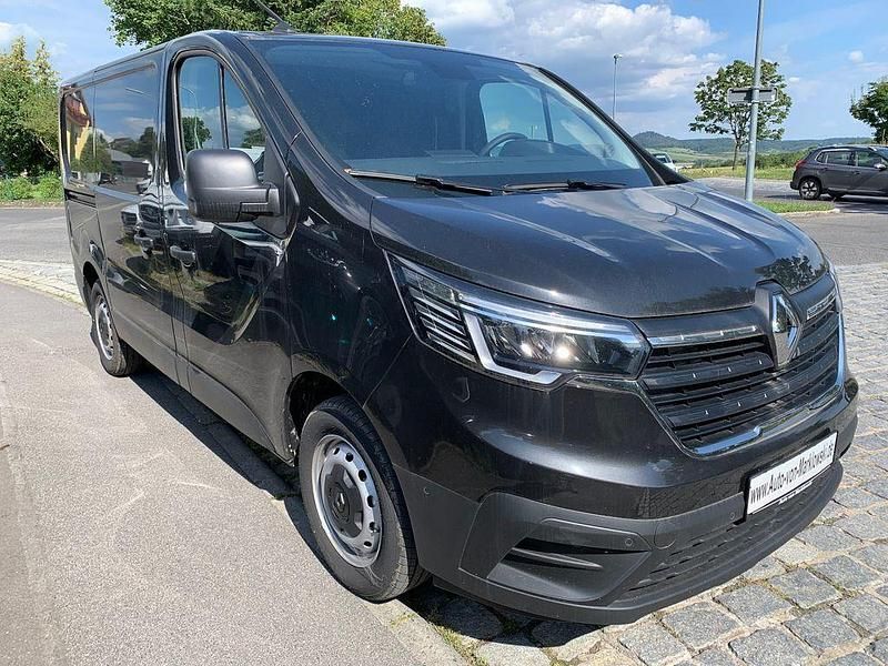 Gebraucht Renault Trafic Komfort 131 PS (96 kW) 2024 Schwarz Van / Kleinbus