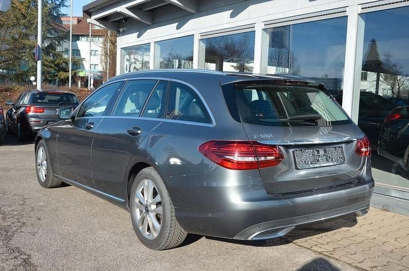 Gebraucht Mercedes C180 Avantgarde 156 PS (114 kW) 2019 Grau Limousine