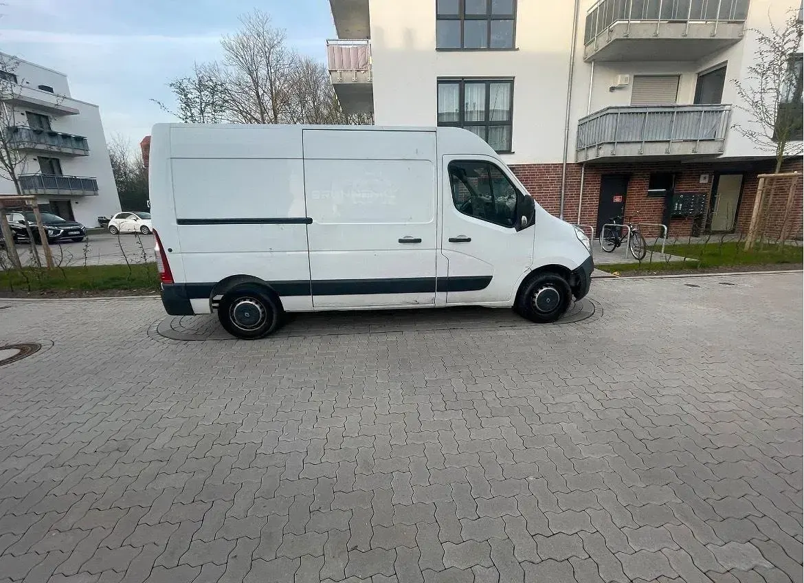 Second-hand Renault Master 158 CP (116 kW) 2014 Alb Van