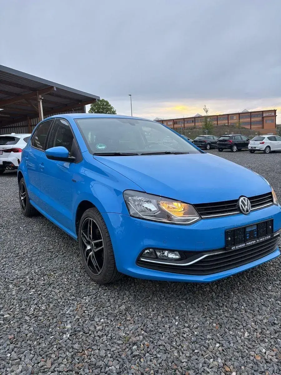 Gebraucht VW Polo LOUNGE 90 PS (66 kW) 2015 Blau Limousine
