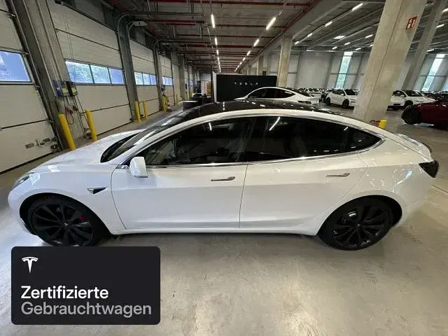 Gebraucht Tesla Model 3 Performance 377 kW (513 PS) 2020 Pearl white multicoat Limousine
