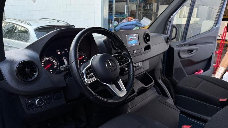 Second-hand Mercedes Sprinter 163 CP (119 kW) 2022 Albastru Van