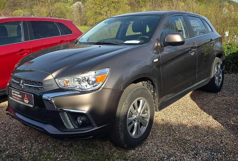Gebraucht Mitsubishi ASX Active 117 PS (86 kW) 2019 Granitbraun (metallic) SUV