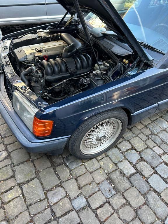 Gebraucht Mercedes 190 220 PS (161 kW) 1990 Blau Limousine