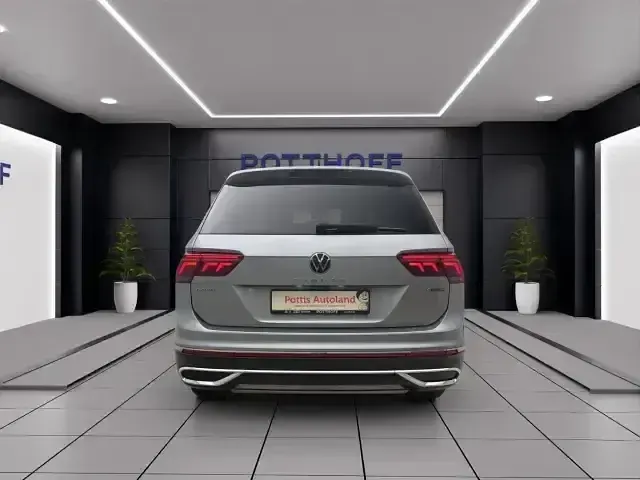Usado VW Tiguan Allspace Elegance 200 HP (147 kW) 2022 Prateado SUV
