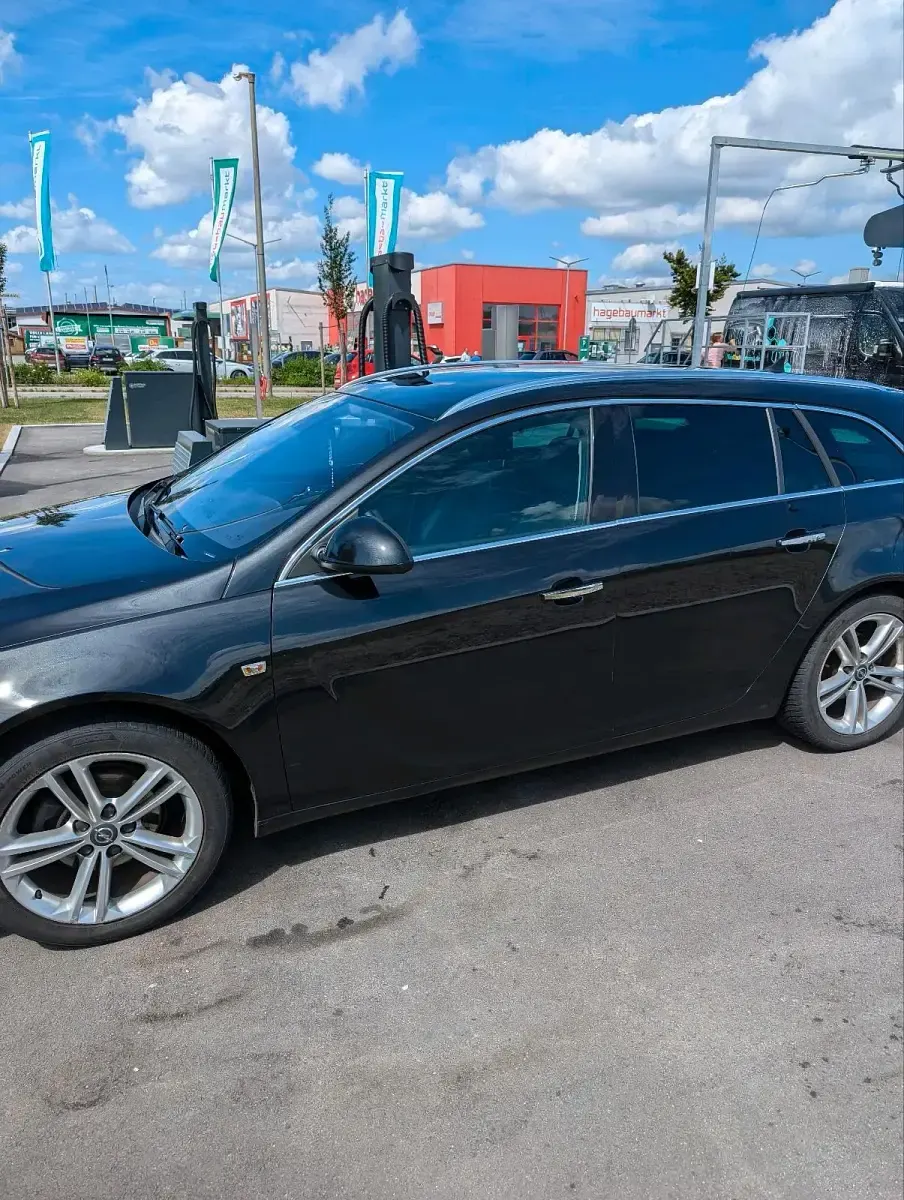 Gebraucht Opel Insignia 131 PS (96 kW) 2026 Schwarz Kombi