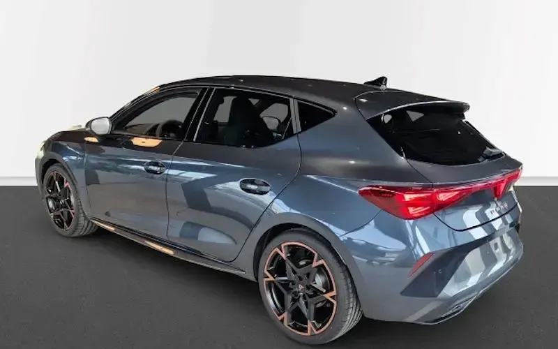 Gebraucht Cupra Leon 150 PS (110 kW) 2025 Grau Limousine