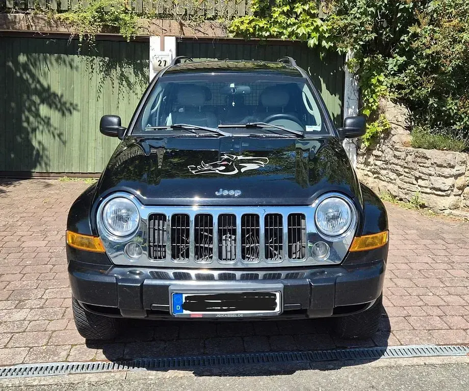 Gebraucht Jeep Cherokee Limited 163 PS (119 kW) 2006 Schwarz SUV