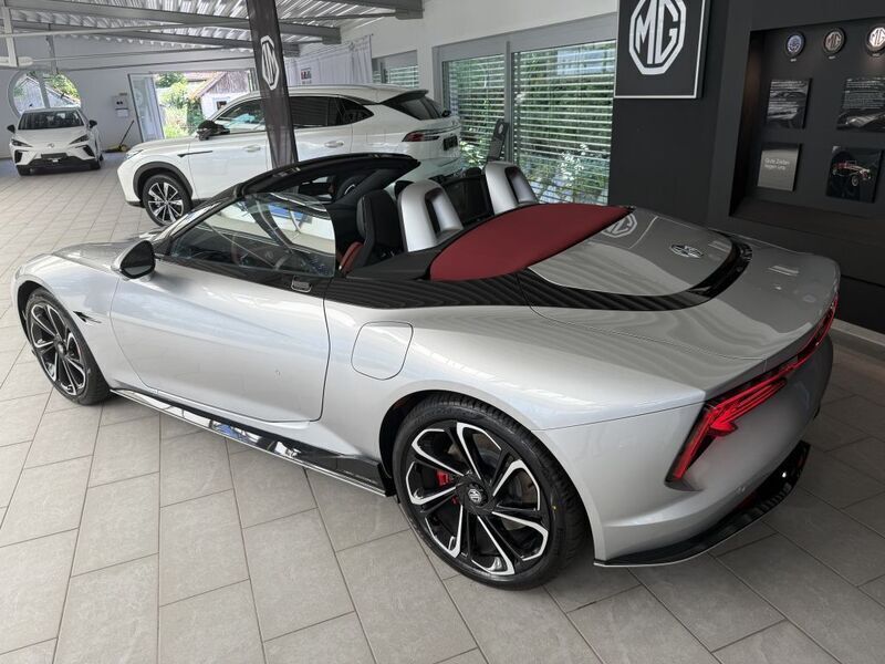 Gebraucht MG Cyberster 375 kW (510 PS) 2025 Silber Cabrio