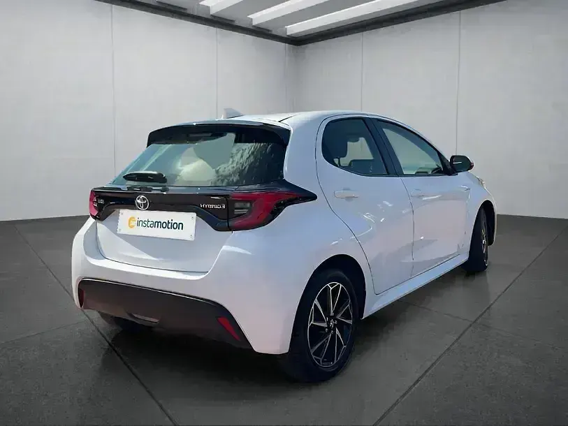 Gebraucht Toyota Yaris 116 PS (85 kW) 2021 Weiss Kleinwagen
