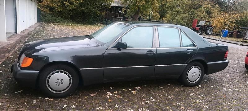 Schwarz Gebraucht 1992 Mercedes 300 SE Limousine | 14.700 € - Bild 1/4