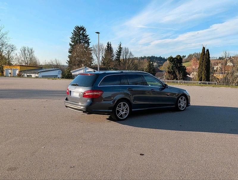 Gebraucht Mercedes E350 231 PS (169 kW) 2010 Grau Kombi