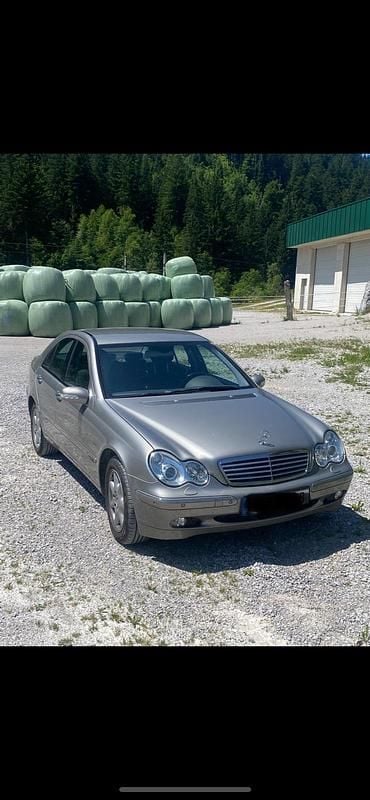 Silber Gebraucht 2003 Mercedes C240 Limousine | 3.500 € (Fairer Preis) - Bild 1/4