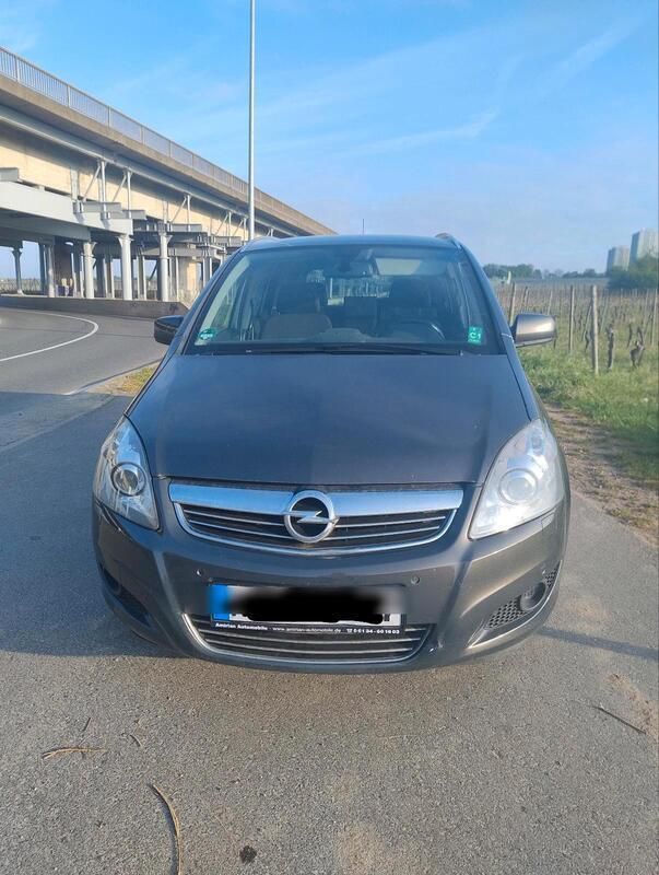 Grau Gebraucht 2012 Opel Zafira Van / Kleinbus | 3.000 € (Teuer) - Bild 1/4