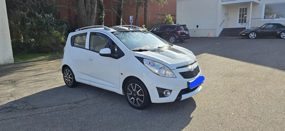 Gebraucht Chevrolet Spark LT 68 PS (50 kW) 2011 Weiß Kleinwagen