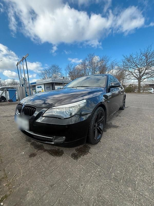 Gebraucht BMW 525 197 PS (144 kW) 2008 Limousine