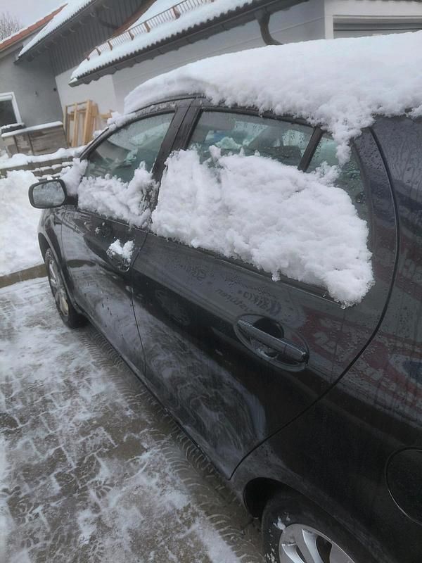 Gebraucht Toyota Yaris 70 PS (51 kW) 2009 Schwarz Kleinwagen