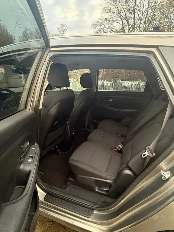 Gebraucht Kia Carens Vision 136 PS (100 kW) 2014 Grau Van / Kleinbus