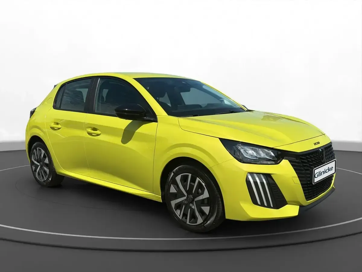 Gebraucht Peugeot 208 Active 101 PS (74 kW) 2024 Gelb Kleinwagen