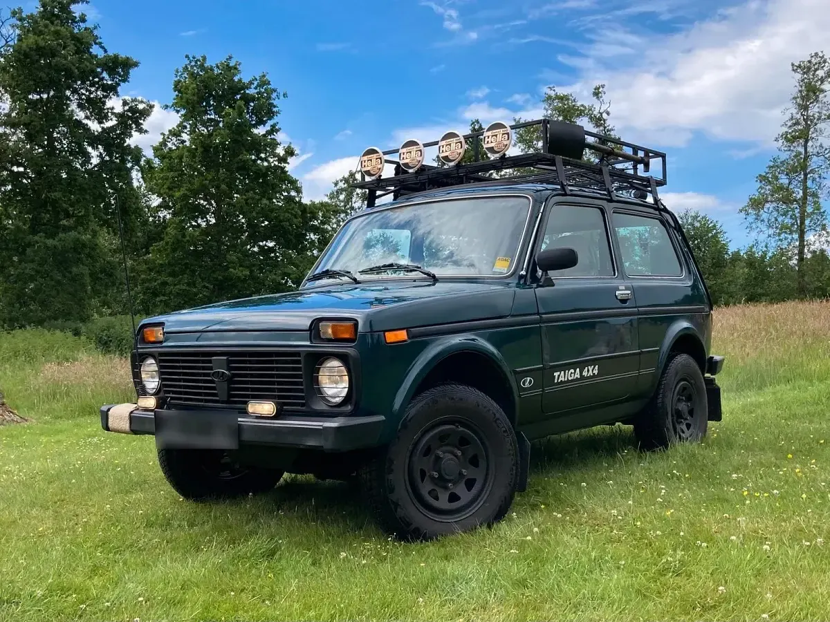 Gebraucht Lada niva 82 PS (60 kW) 2009 Grün SUV