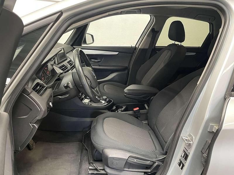 Gebraucht BMW 216 Advantage 116 PS (85 kW) 2016 Glaciersilber Van / Kleinbus