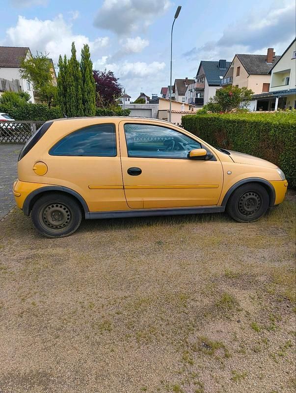 Gelb Gebraucht 2006 Opel Corsa Kleinwagen | 300 € (Superpreis) - Bild 1/2