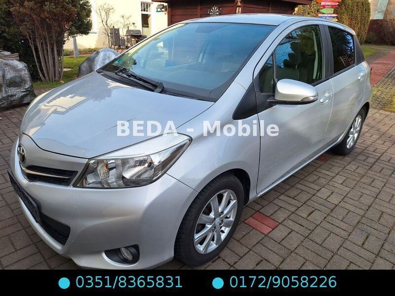 Silber Gebraucht 2013 Toyota Yaris Kleinwagen | 7.490 € (Fairer Preis) - Bild 1/4