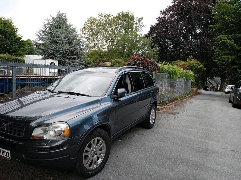 Grau Gebraucht 2006 Volvo XC90 SUV | 6.700 € (Fairer Preis) - Bild 1/3