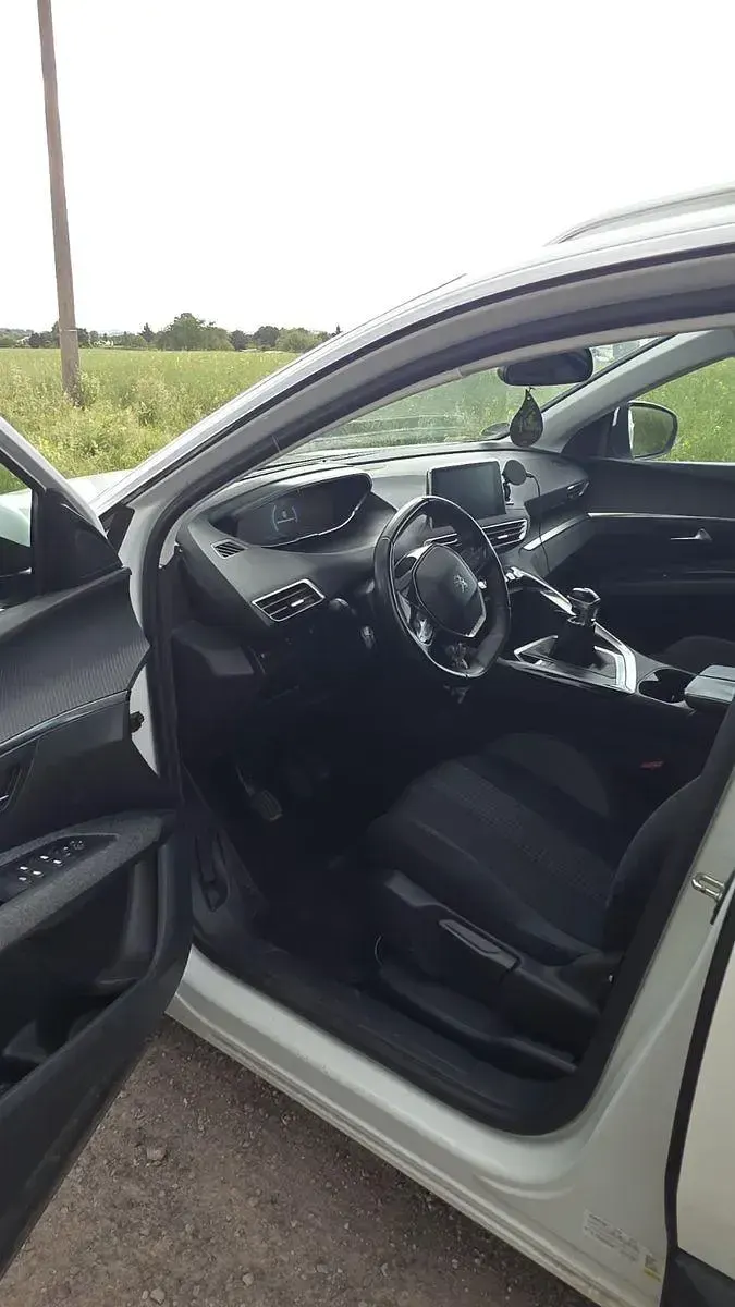 Gebraucht Peugeot 5008 Allure 131 PS (96 kW) 2018 Weiß SUV