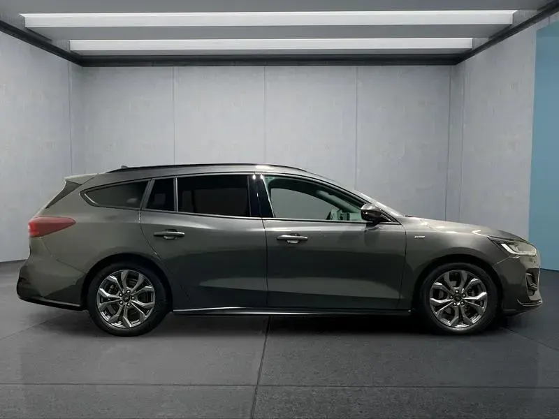 Gebraucht Ford Focus 116 PS (85 kW) 2024 Grau Kombi
